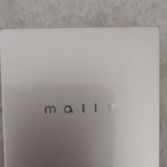 Mally Beauty Soft Raspberry Color Face Defender Sleek Compact Bundle 6 For $24 - Picture 2 of 5